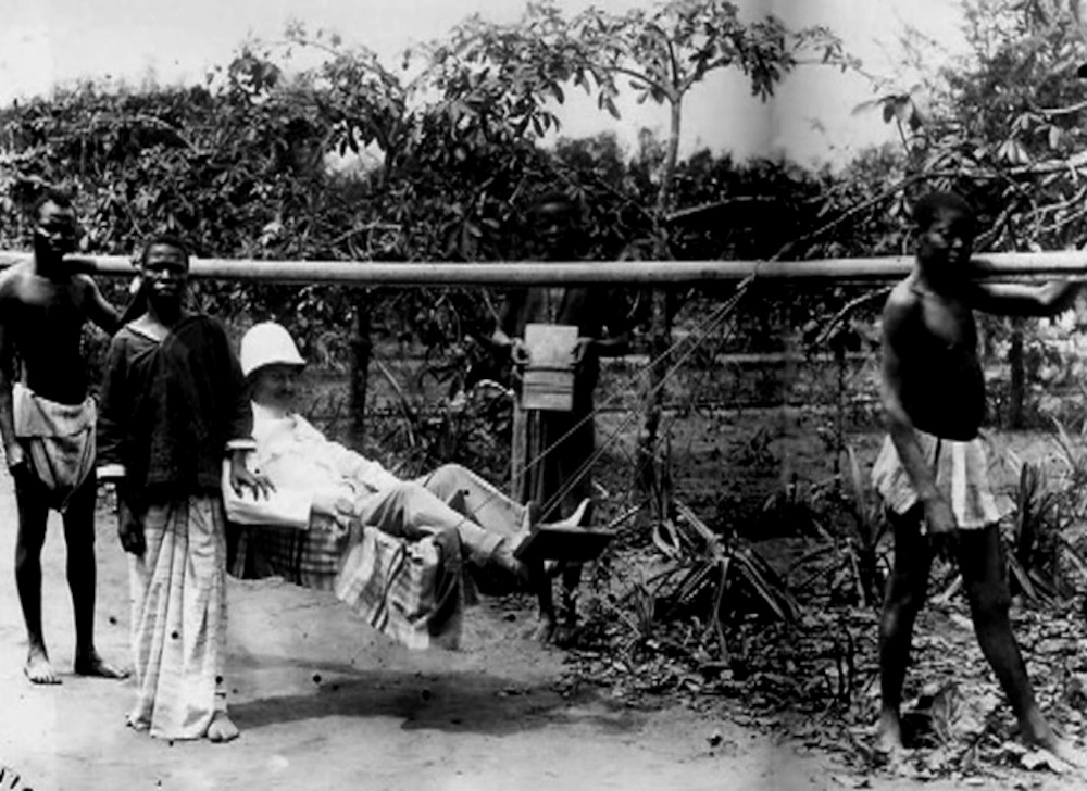 Colon transporté dans son hamac