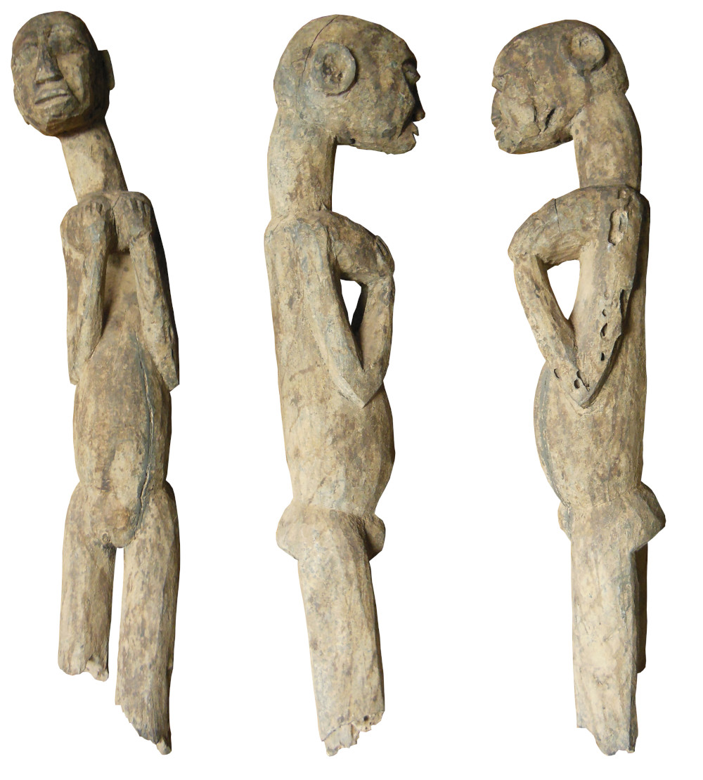 Statue Lobi de femme avec les mains sur la poitrine