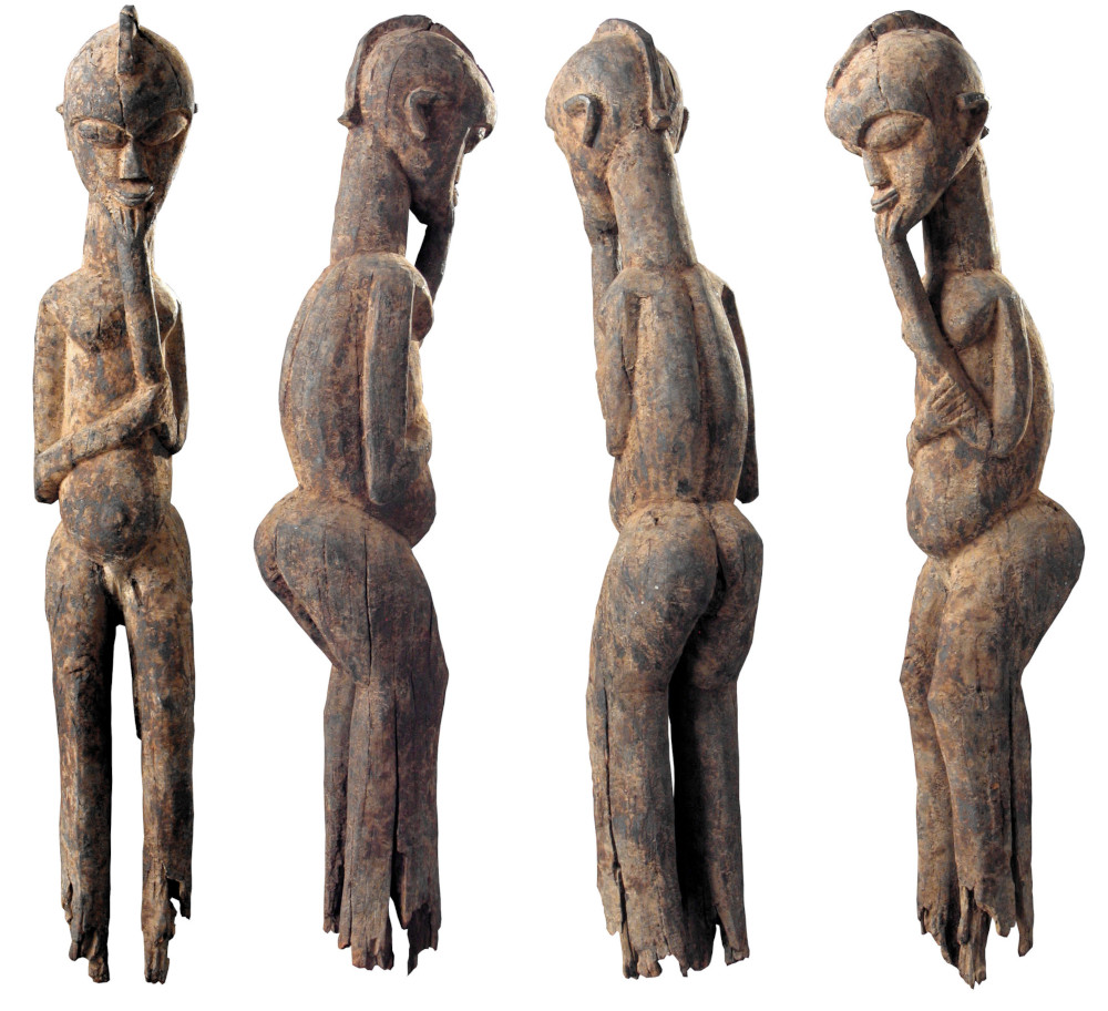 Statue Lobi de femme avec la main sur le menton