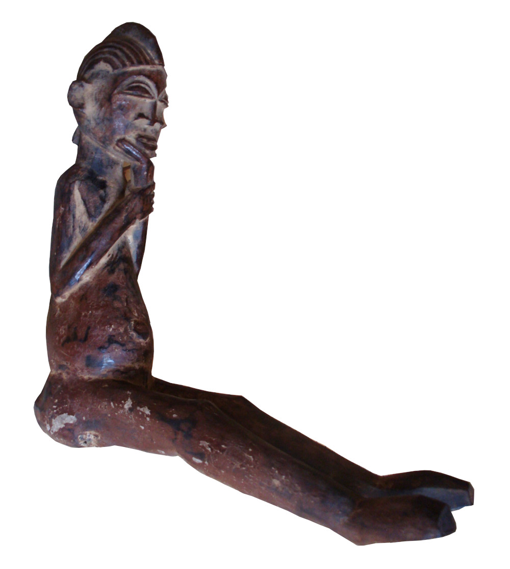 Statue Lobi de femme assise avec la main sur le menton